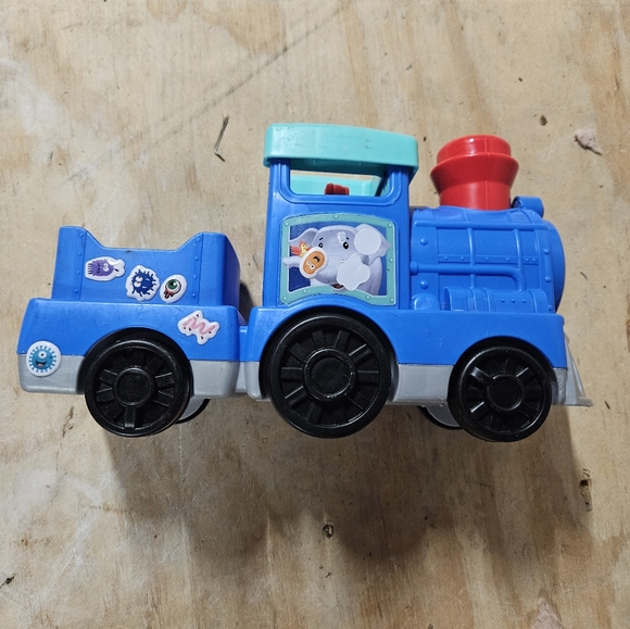 Little People train - Picture 2 of 5